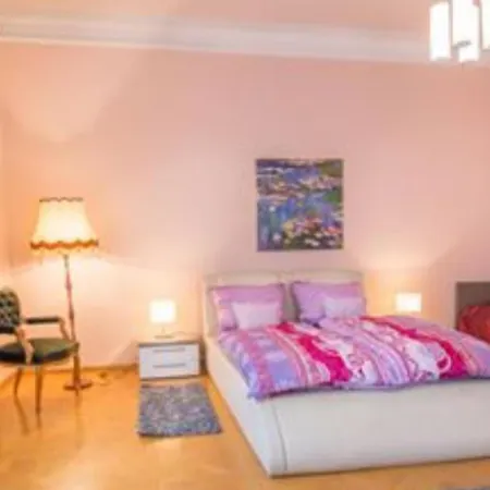 Loft In Akacfa